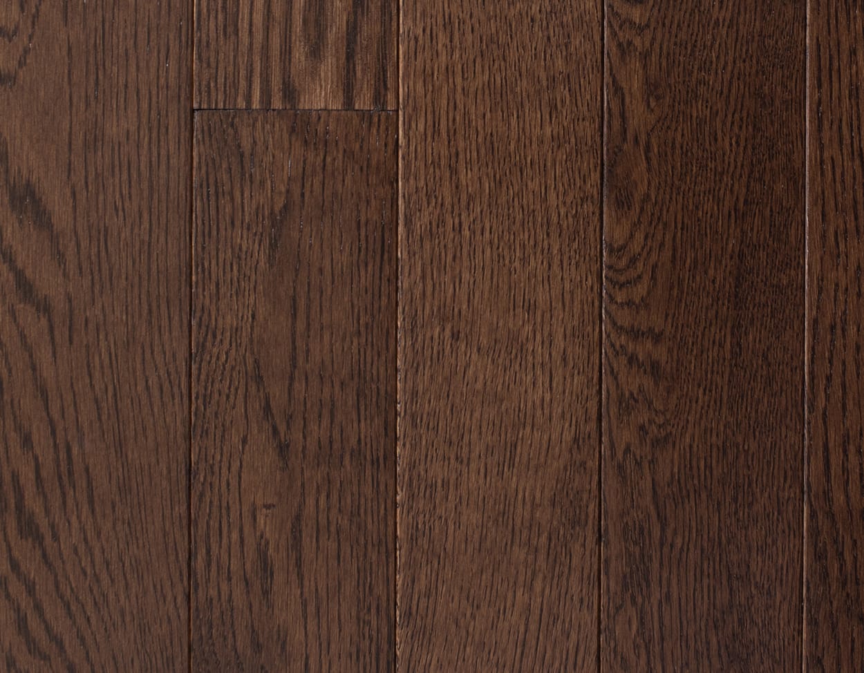 Oak Dark Chocolate / 3/4”x2.25”x84”RL / 24 SF/CTN