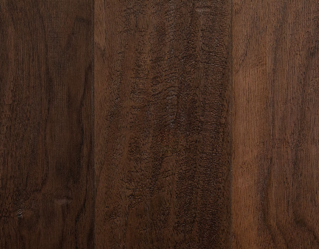 Walnut Colonial / 1/2”x5”x72”RL / 36 SF/CTN