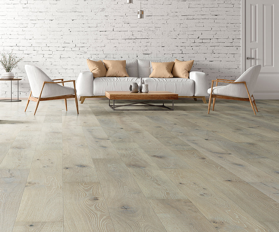French Oak Beach / 5/8” X 7 1/2” X 82 5/8” RL / 25.85 SF/CTN